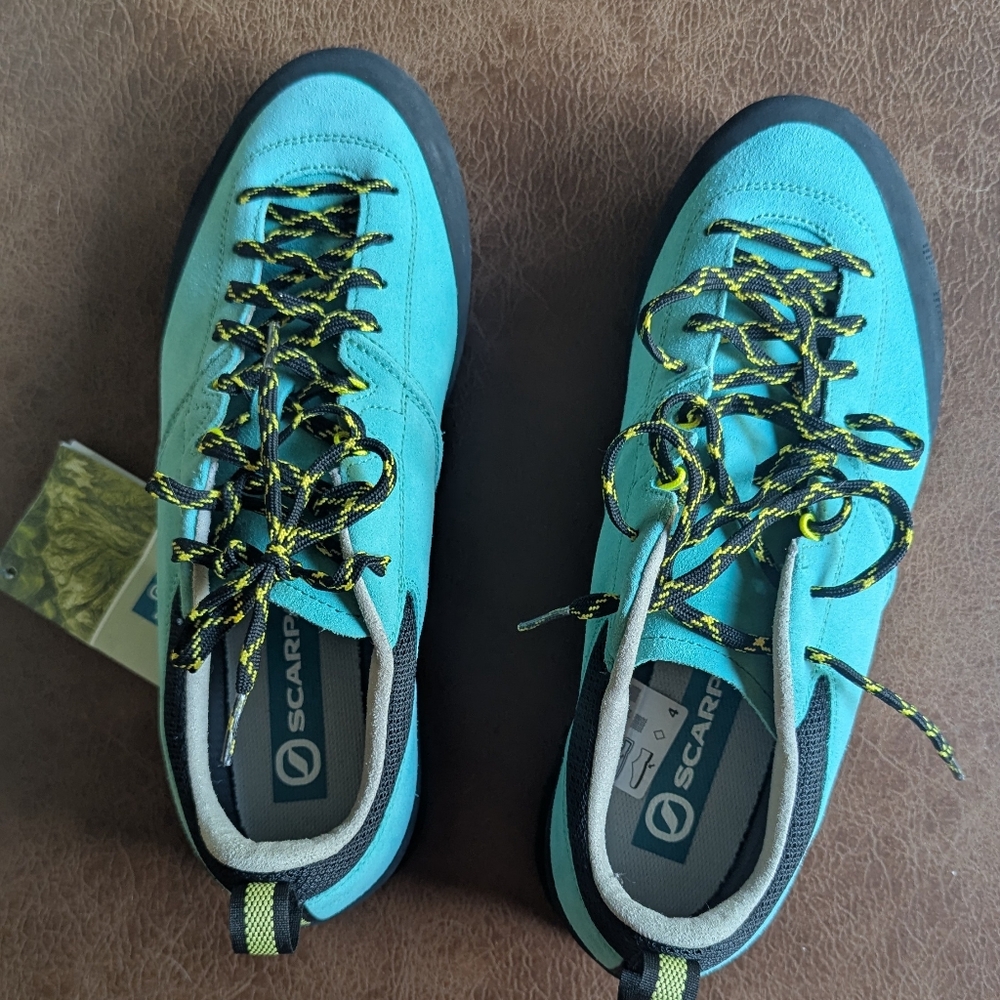 NWT scarpa Shoes Size 9.